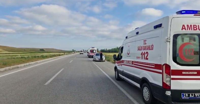 Çorum'da Minibüs Şarampole Devrildi: 1 Ağır, 17 Yaralı