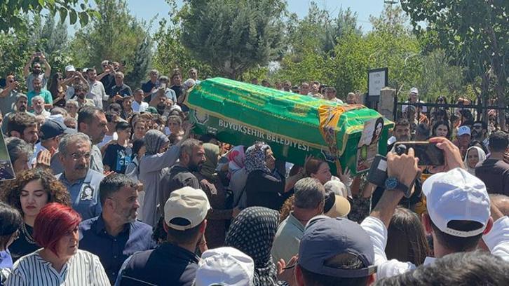 Ses sanatçısı Ayşe Şan'ın vasiyeti 29 yıl sonra yerine getirildi! Cenazesi İzmir'den Diyarbakır'a taşındı