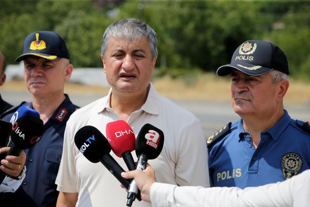 Karabük Valisi Yavuz, ormanlık alanda yeniden çıkan yangının çevrelendiğini söyledi: