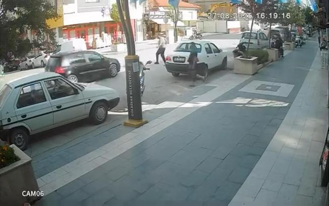 Otomobilin yayaya çarptığı kaza kamerada