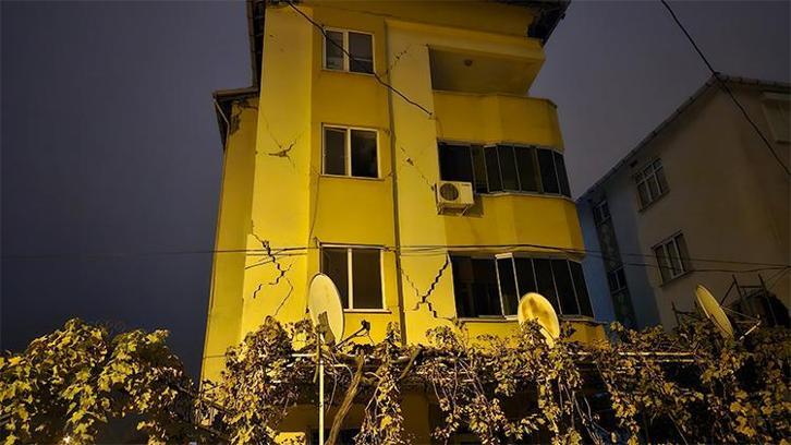 Balıkesir gece boyu sallandı