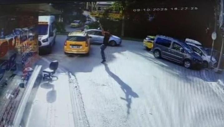 Sevgilisinin çalıştığı oyun salonuna silahlı saldırıda bulundu