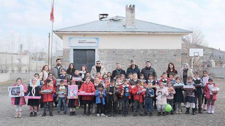 Çocukların dileği gönüllü çalışanlar ile gerçek oluyor