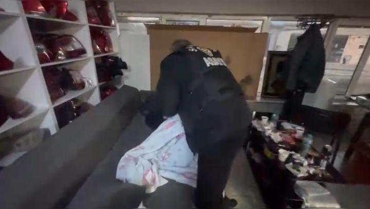 İstanbul - Sarıyer’de iş yerine silahlı saldırı düzenleyip uyurken yakalanan şüpheli tutuklandı