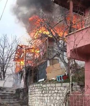 Tokat’ta yanan ev kullanılamaz hale geldi