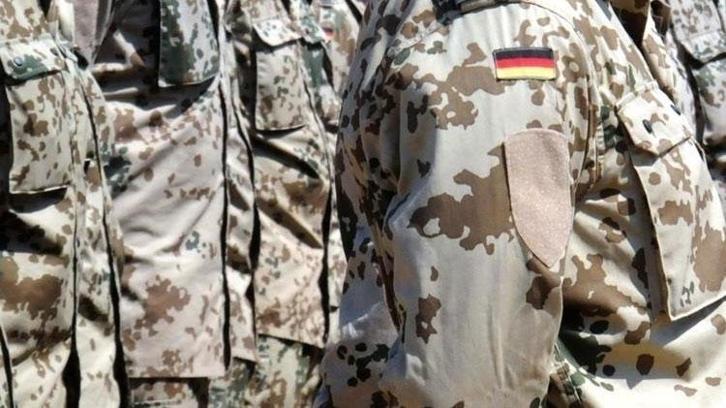 Almanya’da 700 bin gence askerlik mektubu gönderildi