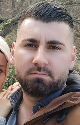 Mobilya ustası, kamyonetinde bıçaklanarak öldürüldü