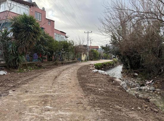 Kuvvetli yağış nedeniyle çöken yol onarıldı