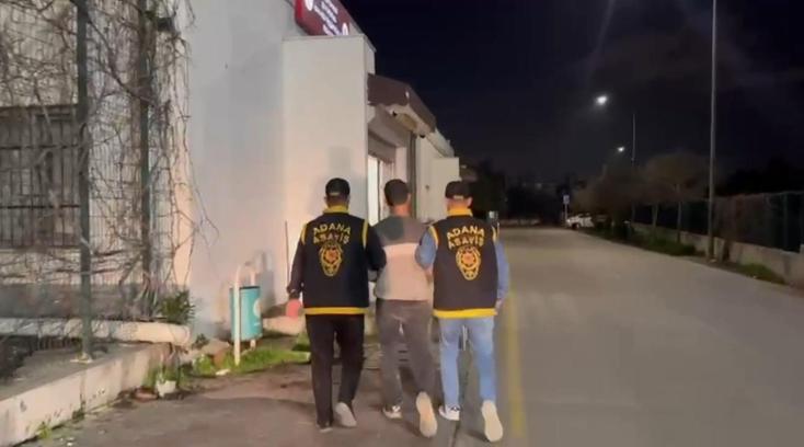 4 altın bileziği gasbeden şüpheli, üzerine kilitlenen dükkanın kapısını kırıp kaçtı (2)
