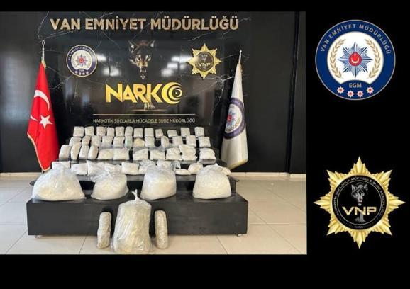 Van’da kamyonette 90 kilo 600 gram uyuşturucu ele geçirildi