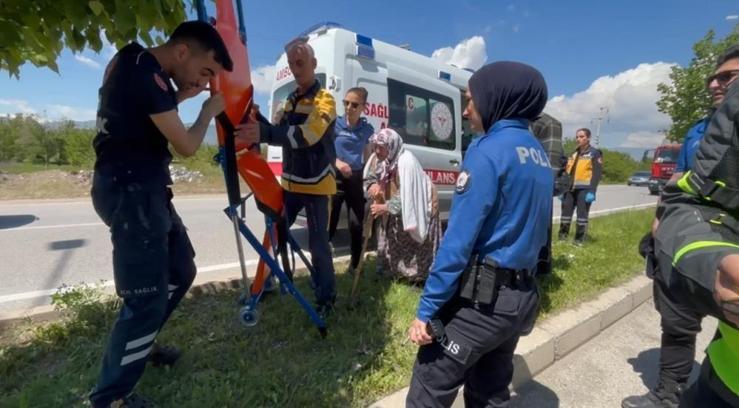 Erzincan'da zincirleme kaza: 4 araç birbirine girdi! Otomobil alev topuna döndü