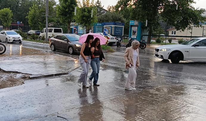 Edirne ve Kırklareli'de sağanak etkili oldu! Vatandaşlar zor anlar yaşadı