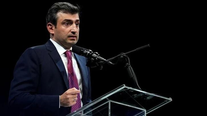 Selçuk Bayraktar'dan Yapay Zeka Zirvesi'nde net mesaj: İletişim ağları insanlığı bir örümcek ağına hapsetti