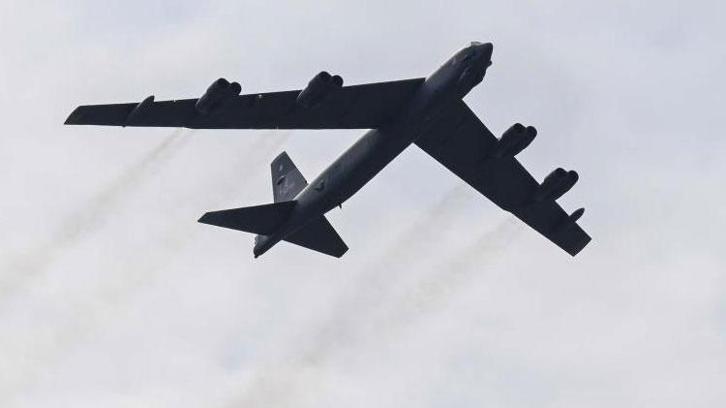 ABD Hava Kuvvetleri'ne ait B-52 bombardıman uçağı düştü
