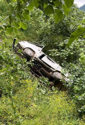 Giresun’da kamyonet fındık bahçesine yuvarlandı: 1 ölü