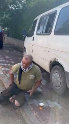 Minibüs ile otomobil çarpıştı: 3 yaralı