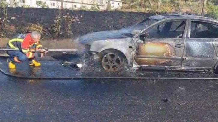 Bingöl’de seyir halindeki otomobil alev alev yandı