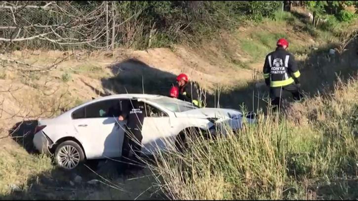 Otomobil  takla attı: 1'i bebek 3 yaralı