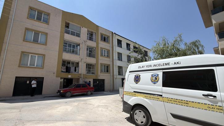 3’üncü kattan düşen 3 yaşındaki çocuk ağır yaralandı