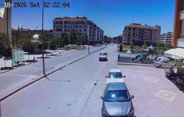 Minibüsüyle ters yönde ilerledi, o anlar kamerada