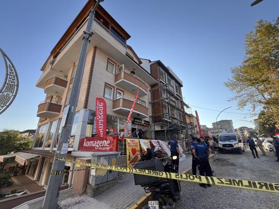 İnşaat iskelesinden düşen işçi öldü