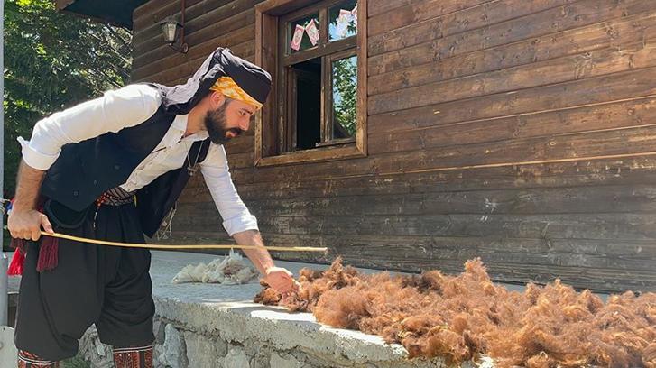 Rize'de halasından öğrendi! Bakanlık özel listeye aldı, 81 ili gezerek yapıyor
