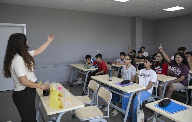 Büyükşehir kurs merkezleri yaz tatilinde de öğrencilerin yanında