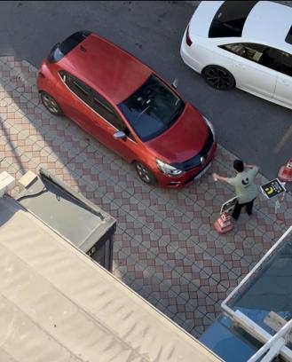 Kağıthane’de hastanede otopark ücretine itiraz etti; aracını valenin üzerine sürdü