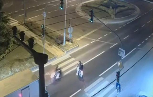İki motosikletin çarpıştığı kaza kamerada; 3 yaralı