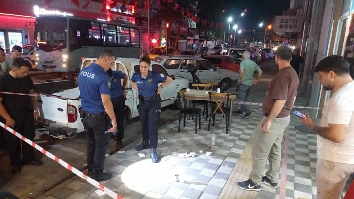 Motosiklet kasklı şüphelinin silahlı saldırısında yaralandı