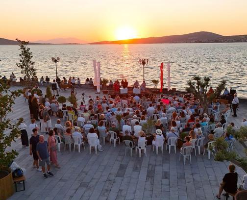 Ayvalık'ta sanatın usta isimleri bir araya geldi