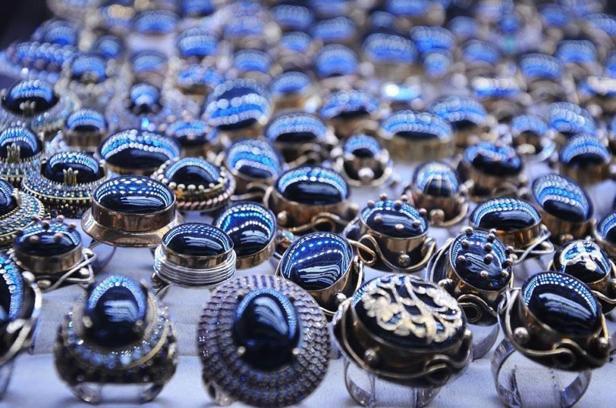 Erzurum'un siyah incisi! Hava ile temas edince sertleşiyor