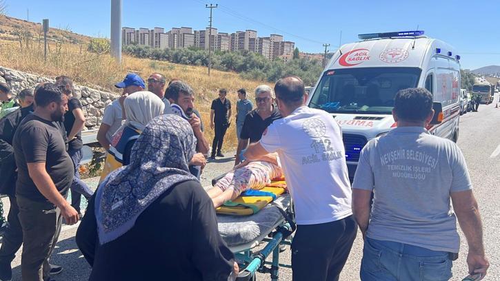 Nevşehir'de çekici ile traktör çarpıştı: 4'ü çocuk 6 yaralı