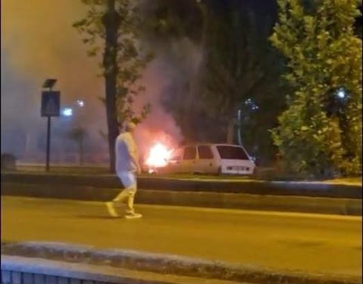 Aydın’da seyir halindeki otomobil alev aldı