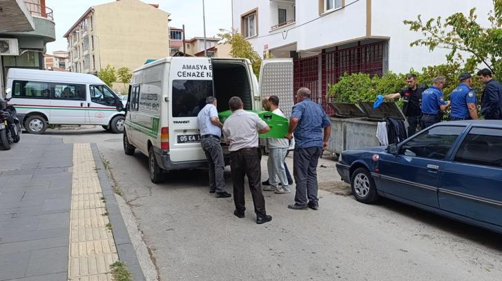 Yalnız yaşadığı evinde ölü bulundu