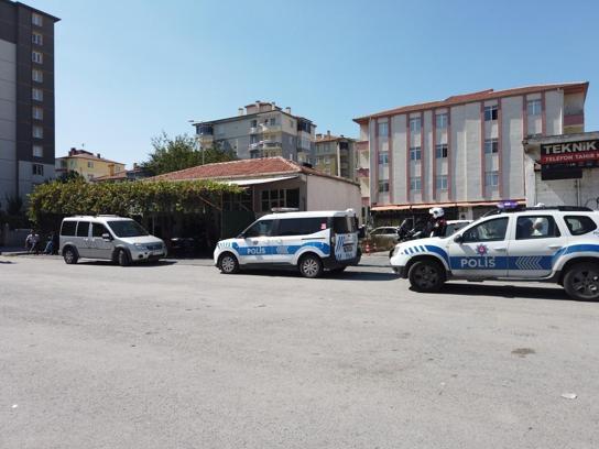 Kıraathane çalışanı, husumetlisini tüfekle ağır yaraladı