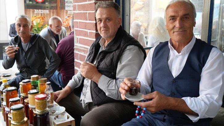 Lezzetli çayın sırrı ortaya çıktı: 45 dakika bekletiyorlar, bayatlamıyor