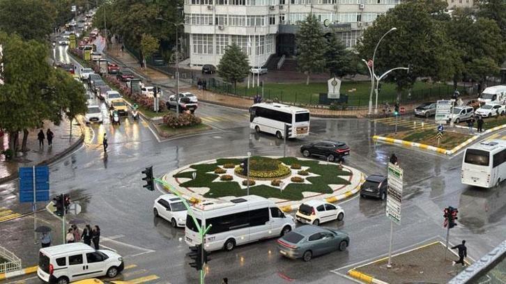 Meteoroloji uyarısından sonra Edirne'de sağanak yağış etkili oldu