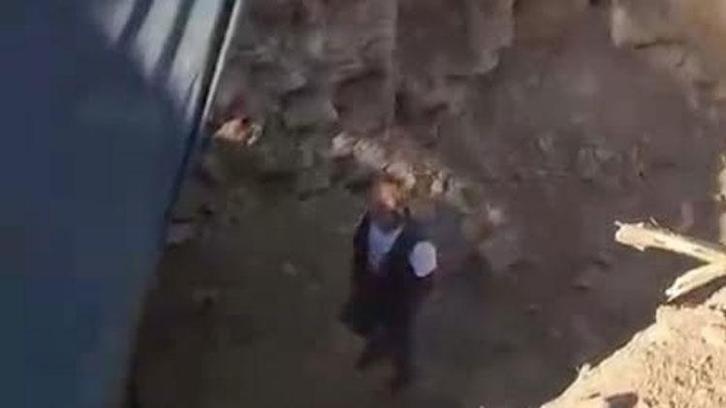 Çilek bahçesinde kaçak kazıya suçüstü!