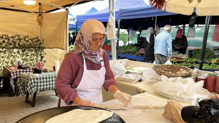 Ölen eşinin borcu yüzünden hapse girdi! Yürek burkan hikayenin sahibi kadın yırtık terlikle çalıştı ama pes etmedi