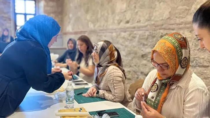 Kültür Yolu Festivali’nde 'esnek soğuk porselen atölyesi' yapıldı