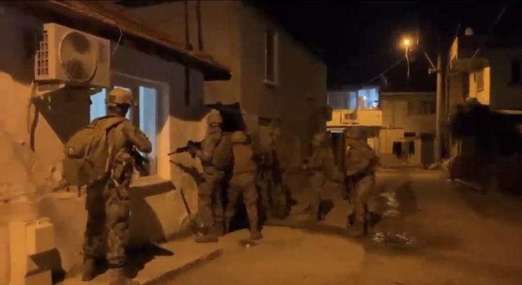 Balıkesir’de narkotik ve kaçak silah operasyonu: 20 gözaltı