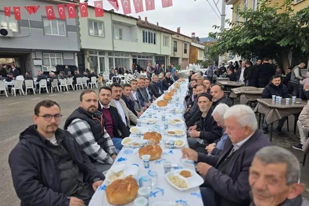 Bursa'da düzenlenen pilav etkinliğinde 100 kişi rahatsızlandı