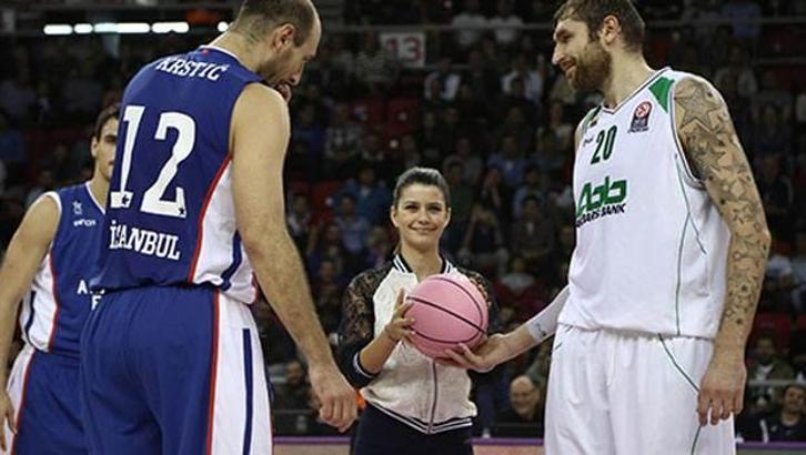 Beren Saat'ten hava atışı