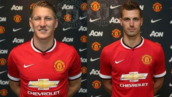 Manchester United'dan çifte imza