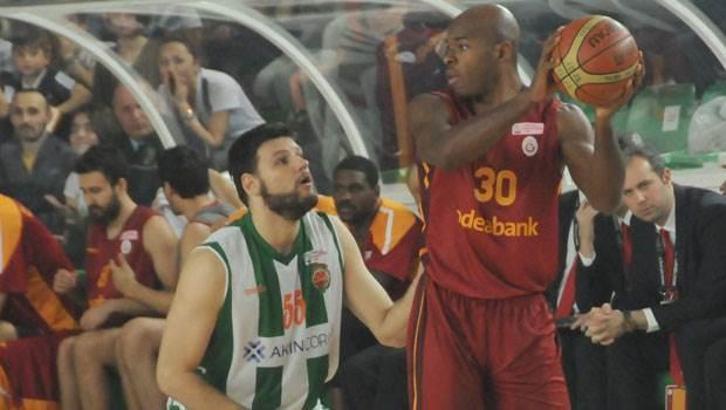 G.Saray deplasmanda güldü
