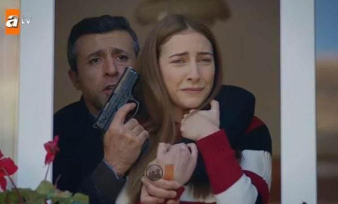 Kırgın Çiçekler 64. bölüm fragmanında Cemre zor durumda!