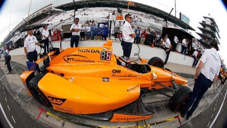 Alonso, Indianapolis 500 yarışında piste çıktı