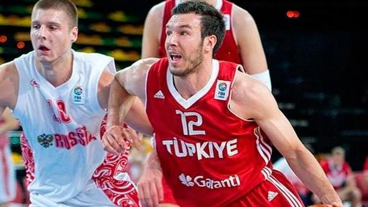 İki oyuncu kadrodan çıkartıldı