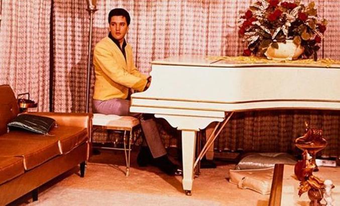 Elvis'in piyanosu satışta!